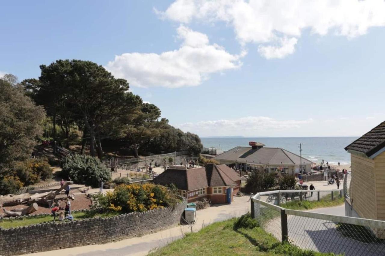 Flat-C, 4 Adults, 20 Mins To Beach, Netflix, Wifi, Sleeps 4 Adults Bournemouth Exteriér fotografie