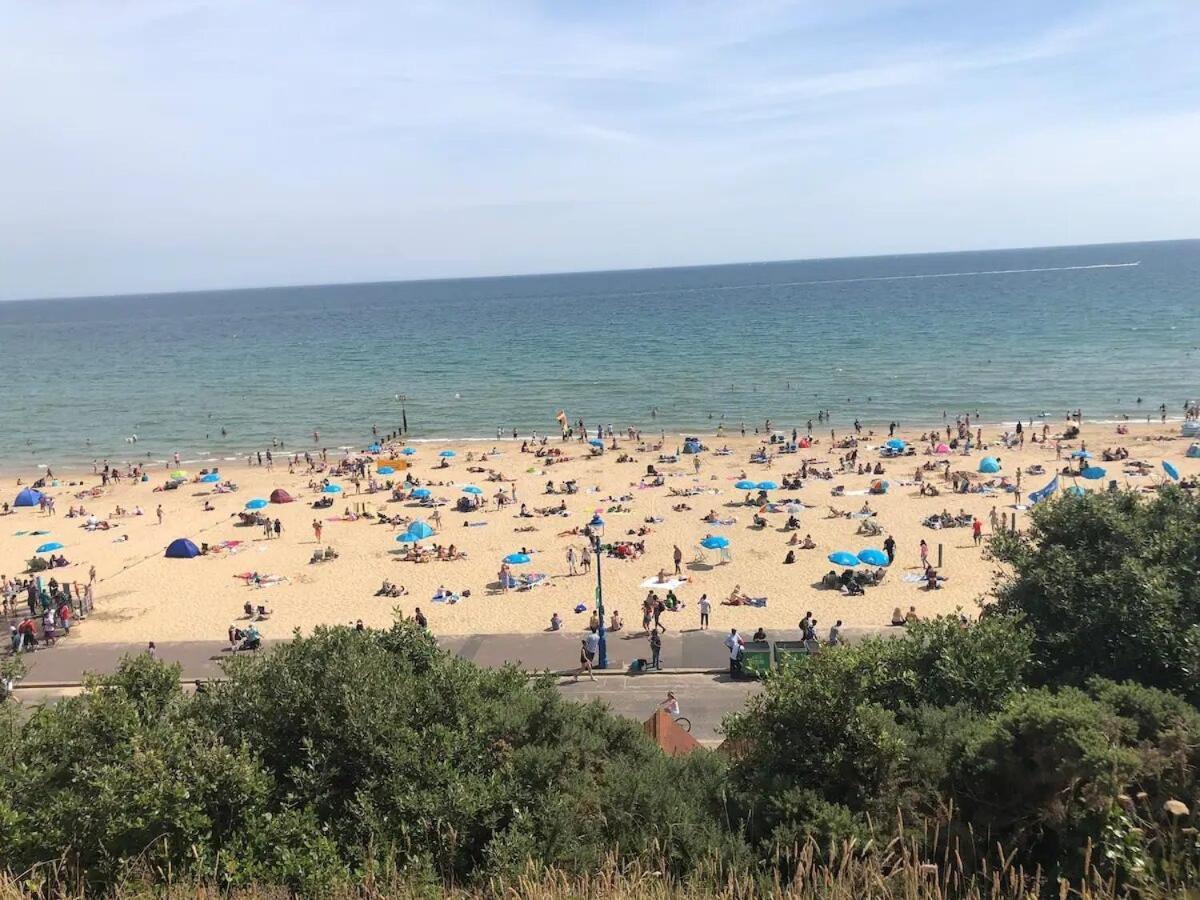 Flat-C, 4 Adults, 20 Mins To Beach, Netflix, Wifi, Sleeps 4 Adults Bournemouth Exteriér fotografie
