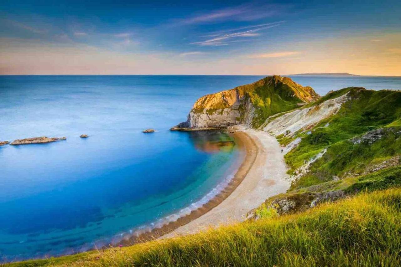 Flat-C, 4 Adults, 20 Mins To Beach, Netflix, Wifi, Sleeps 4 Adults Bournemouth Exteriér fotografie
