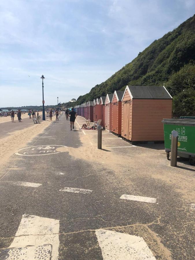 Flat-C, 4 Adults, 20 Mins To Beach, Netflix, Wifi, Sleeps 4 Adults Bournemouth Exteriér fotografie