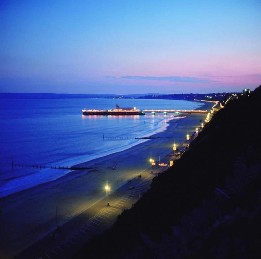 Flat-C, 4 Adults, 20 Mins To Beach, Netflix, Wifi, Sleeps 4 Adults Bournemouth Exteriér fotografie